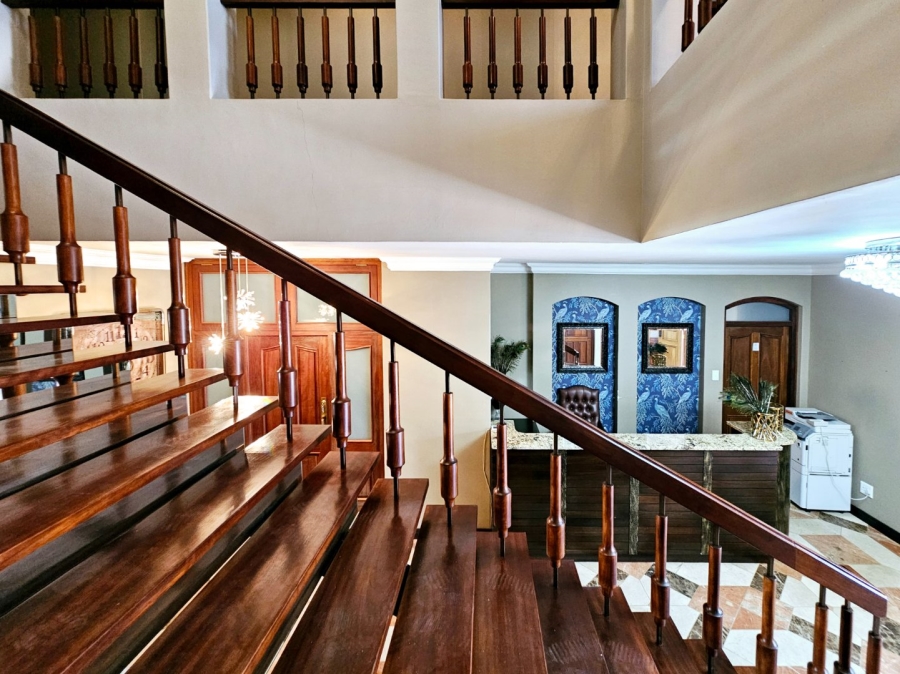 8 Bedroom Property for Sale in Waverley Free State